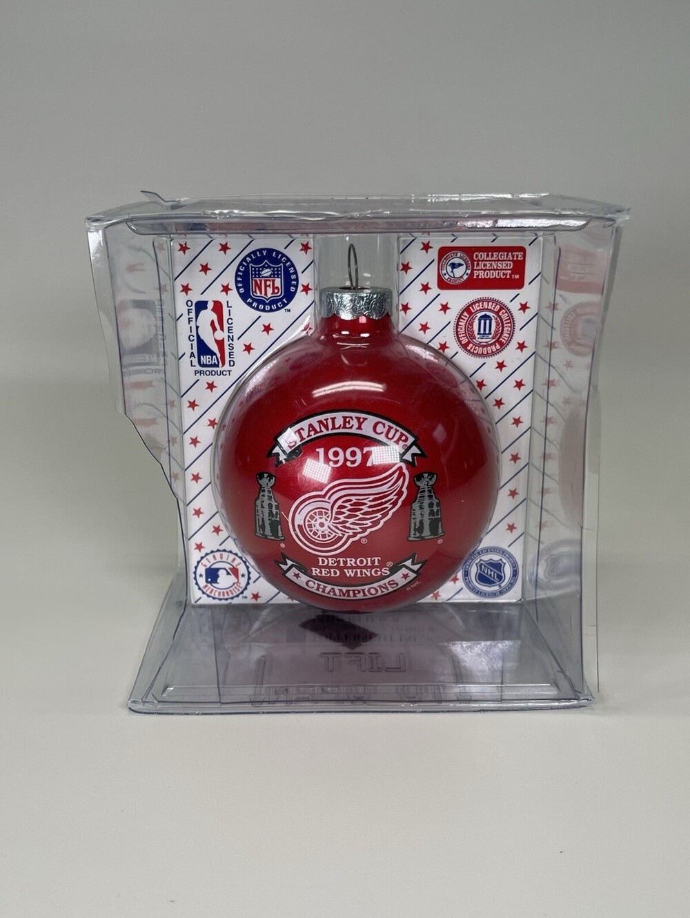 Vintage 1997 Detroit Red Wings Stanley Cup Champions Glass Ornament Topperscot